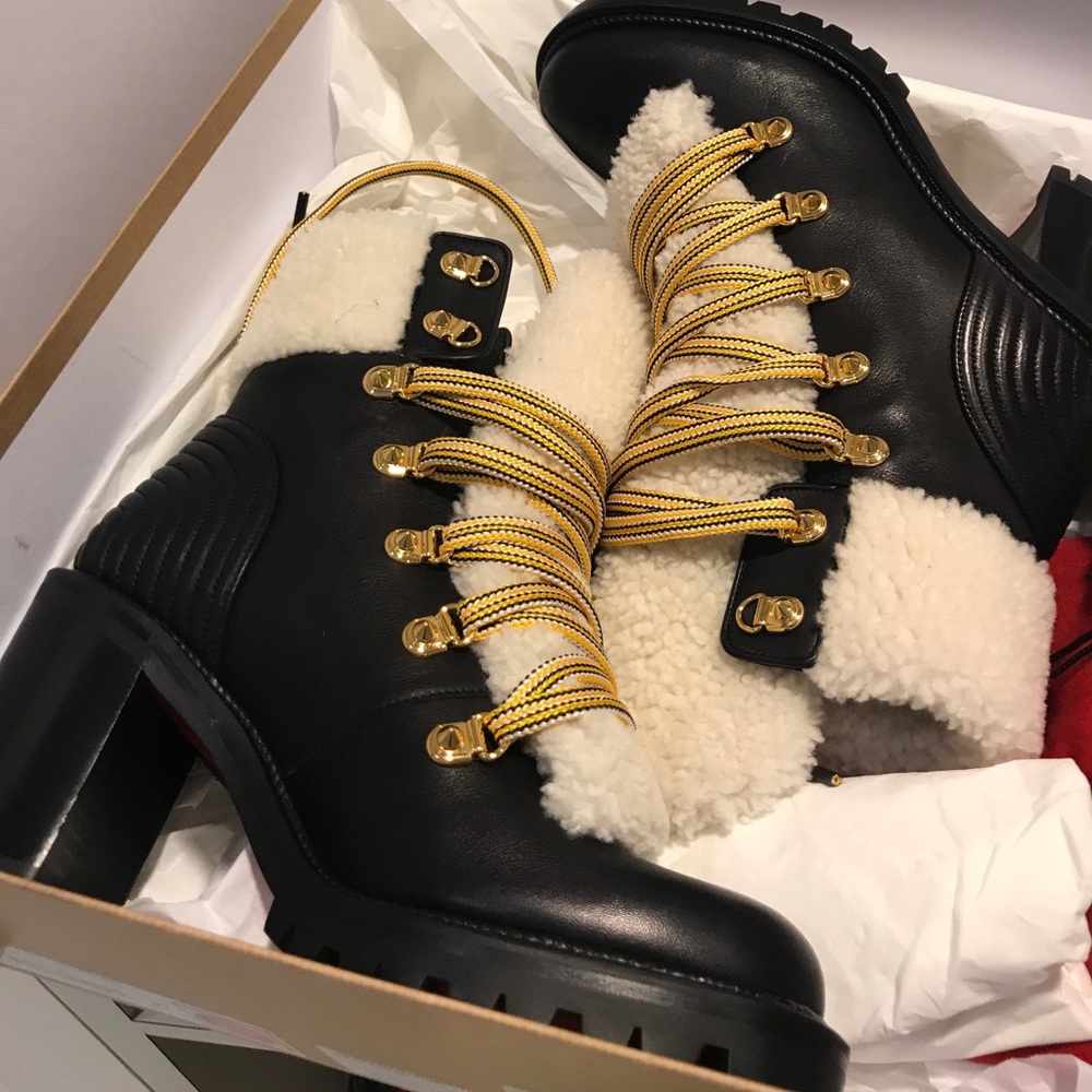 💯 authentic Louboutin shearing boots 37